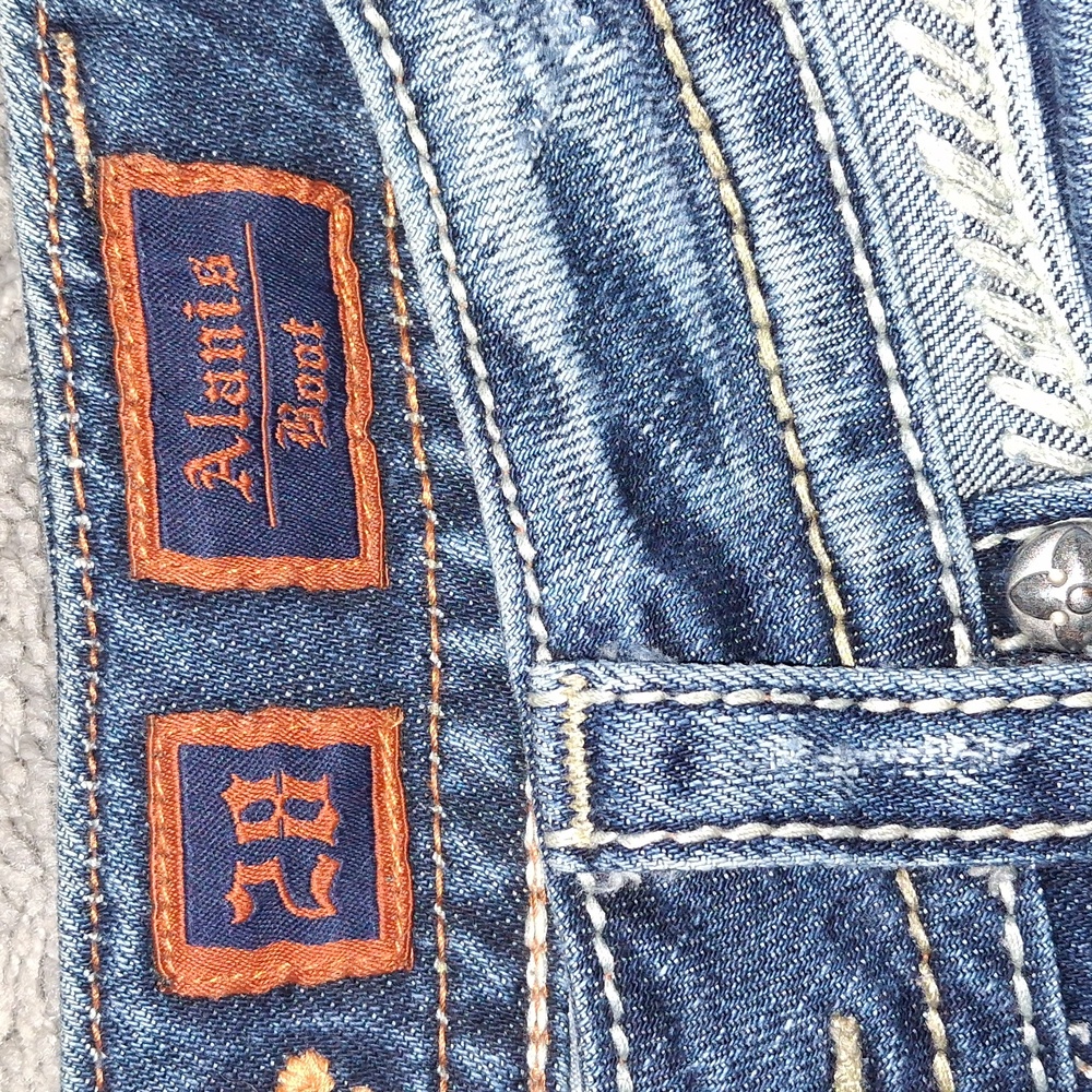 EUC Rock Revival Alanis Boot Cut Jeans - Picture 2 of 13